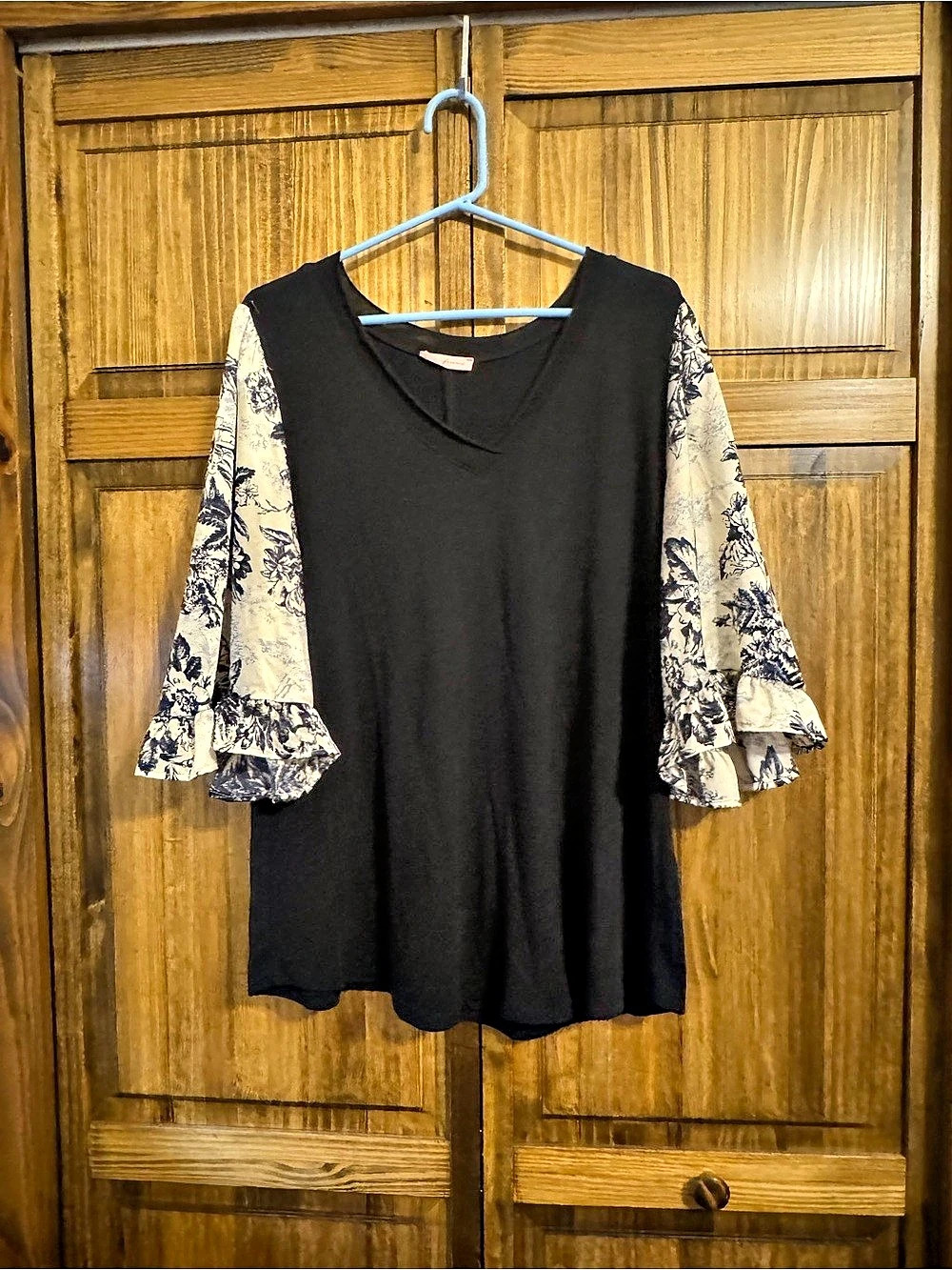 Ces Femme V-Neck Waffle/Thermal Knit Top with Navy Toile/Floral Bell Sleeves.